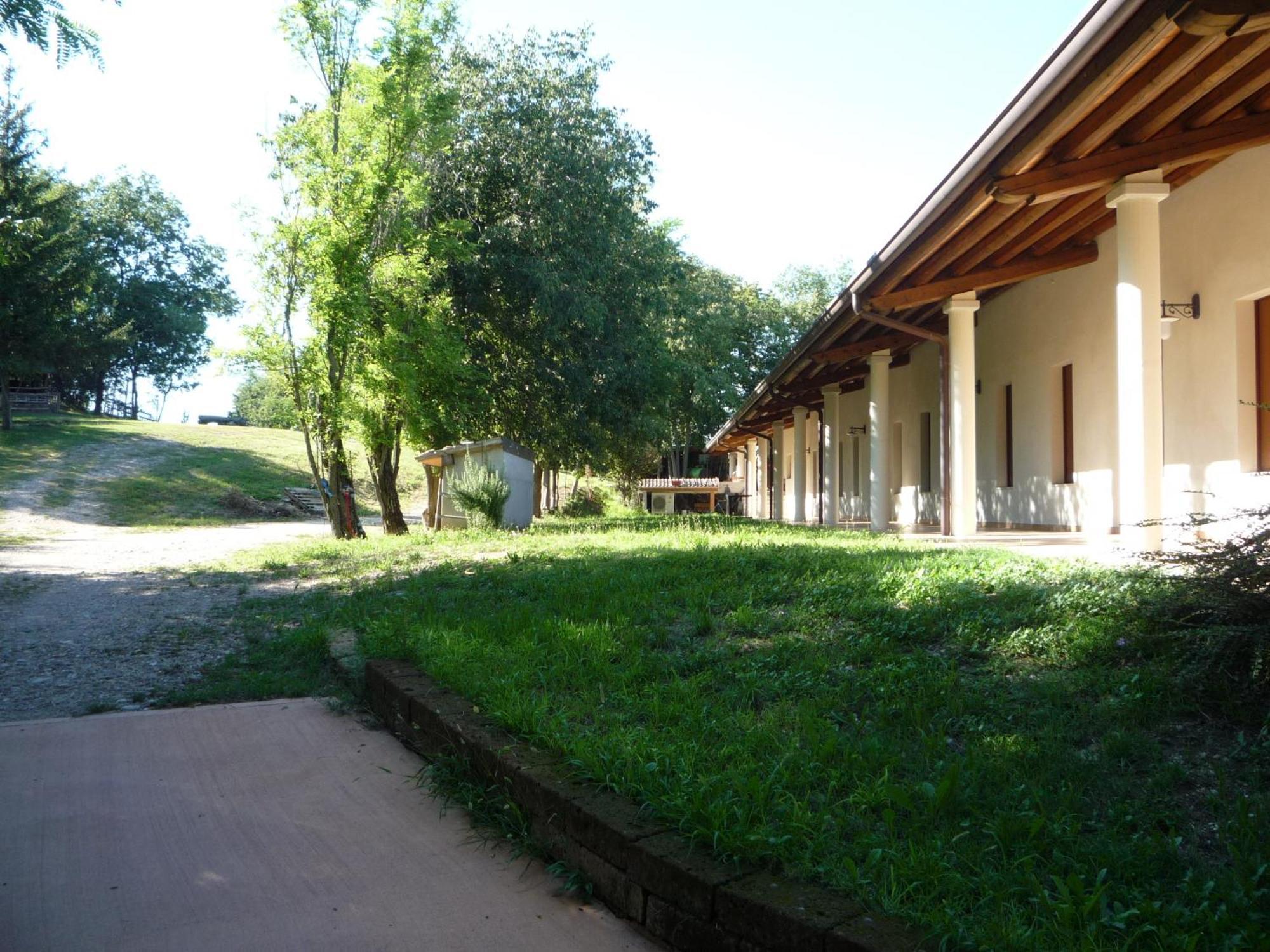 Agriturismo Lupo Bianco Monzambano Eksteriør bilde