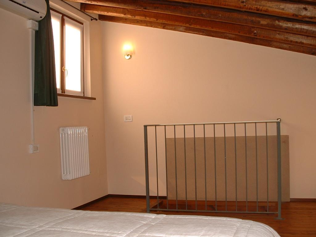 Agriturismo Lupo Bianco Monzambano Eksteriør bilde