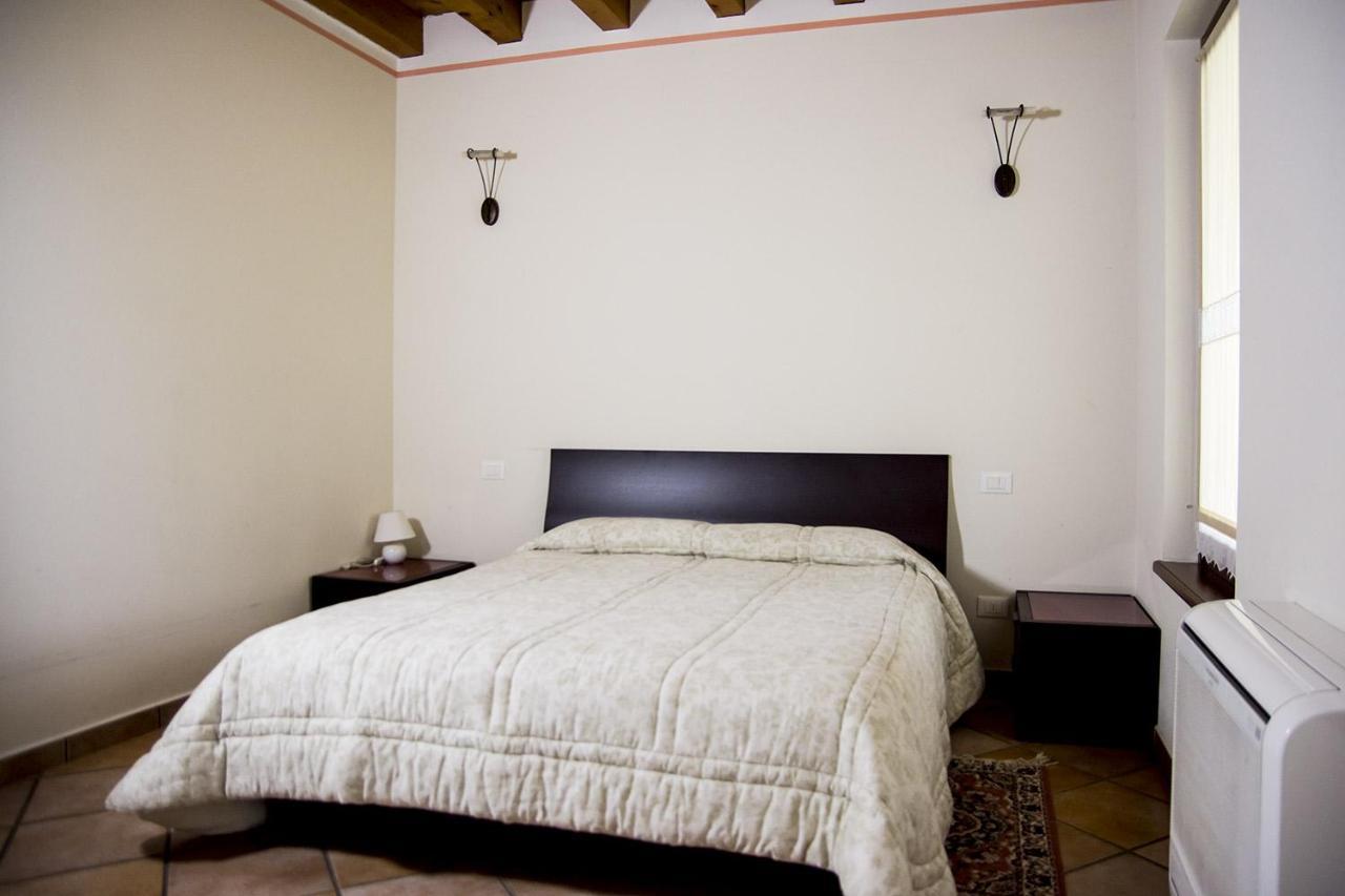 Agriturismo Lupo Bianco Monzambano Eksteriør bilde
